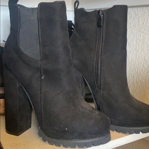 Boots size 6